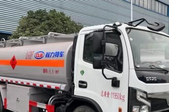 1739697324 hengli Dongfeng Furika E28093 Durable Carbon Steel Refueling Truck