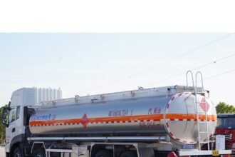 25.5mC2B3 Aluminum Alloy Oil Truck E28093 Trusted for Reliability