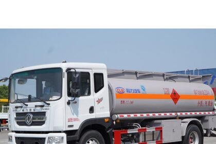 Fuel Truck E28093 Durable 12.6mC2B3 Capacity